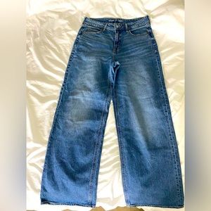 Old Navy Extra High Rise Wide Leg jeans size 10
